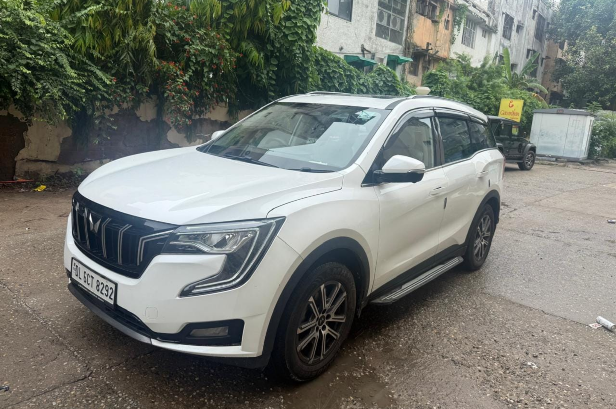 2 2025 MAHINDRA XUV 700 AX7L 7STR - Image 1