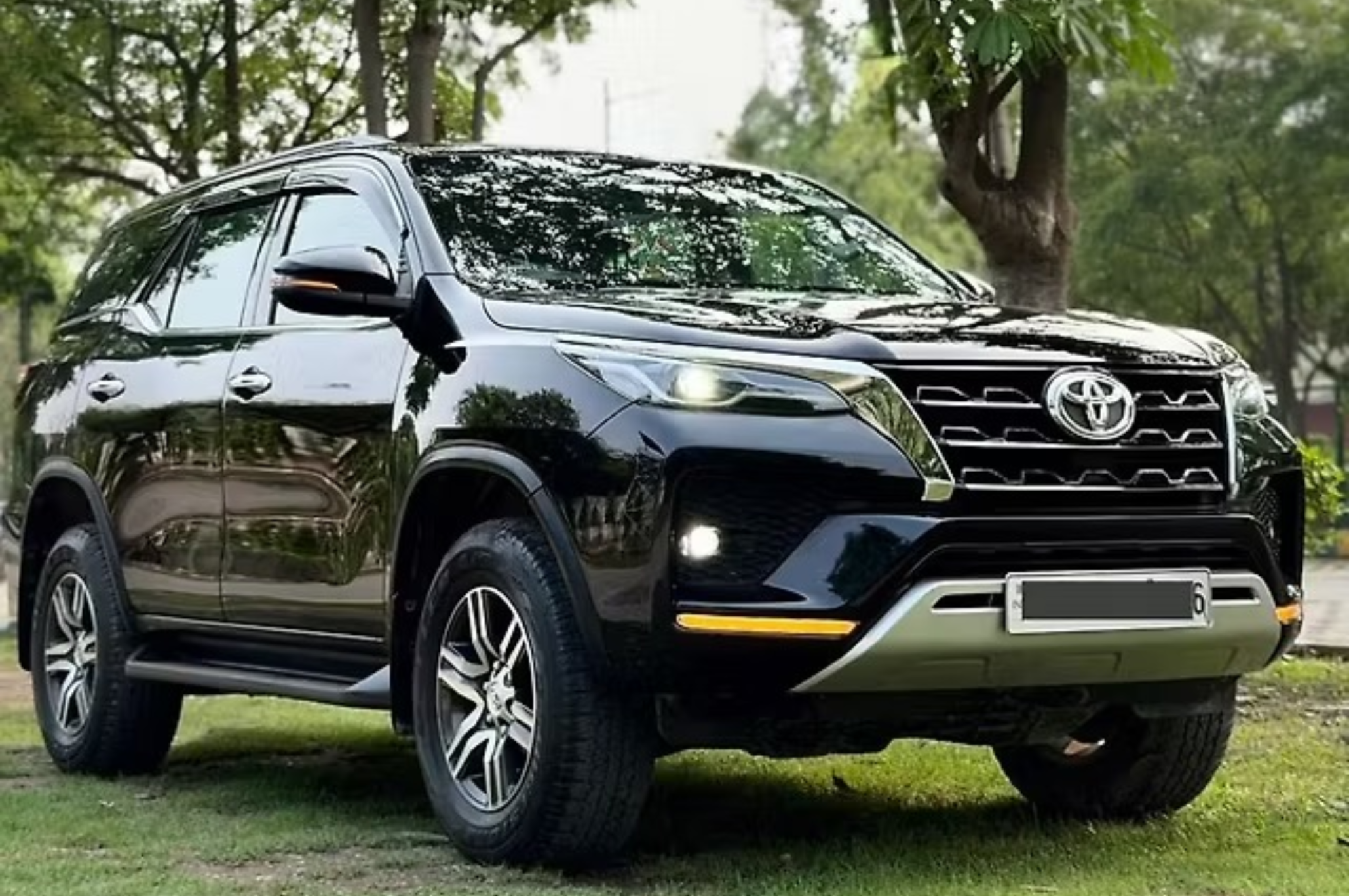 1 2025 Reg. Toyota Fortuner 4x2 Diesel Automatic - Image 1