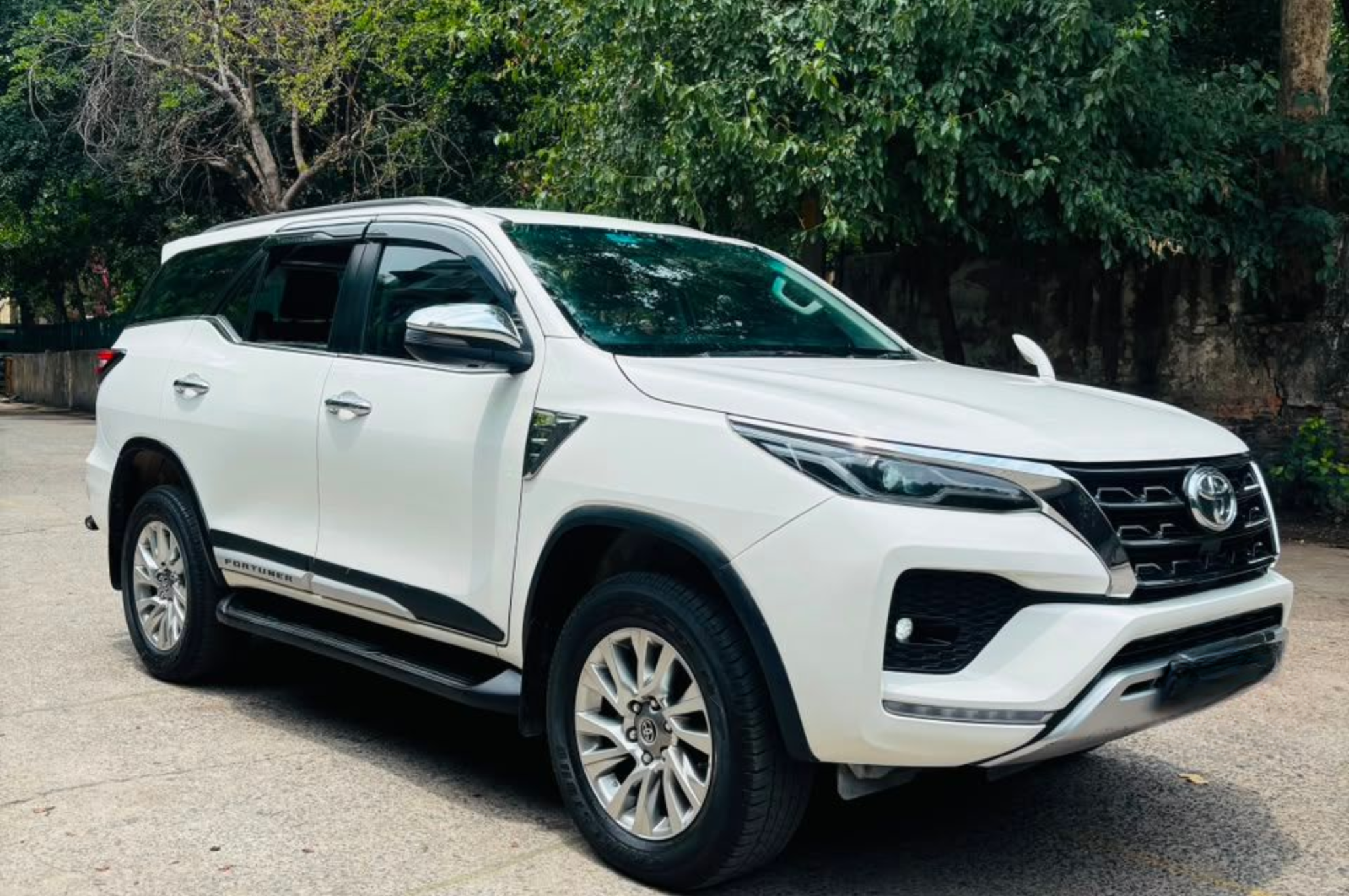 2 2023 Toyota Fortuner Sigma 4x4 Diesel Automatic - Image 1