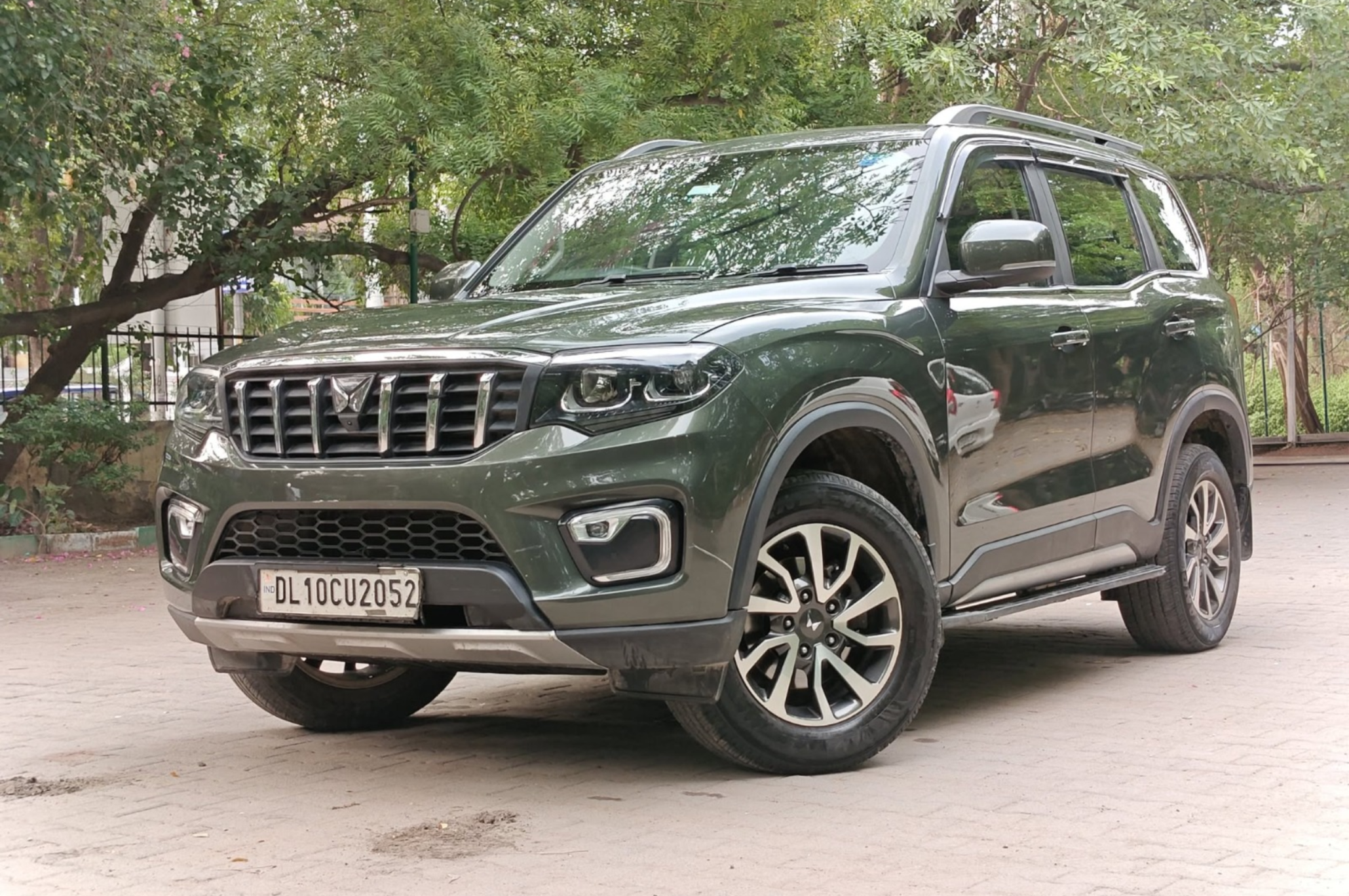 3 Mahindra Scorpio-N G AT 2WD Z8I – 2022 - Image 1