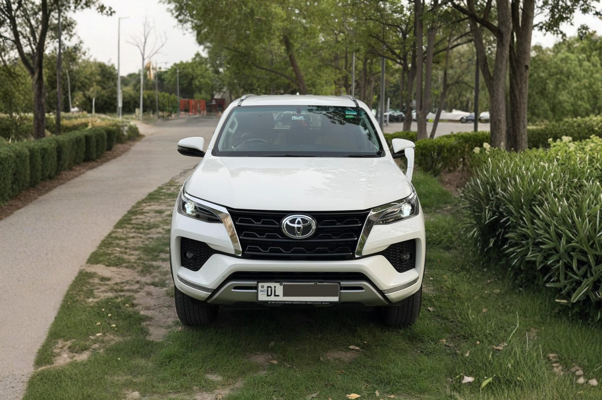 7 025 Toyota Fortuner 4x4 Sigma 4 Diesel Automatic - Image 1