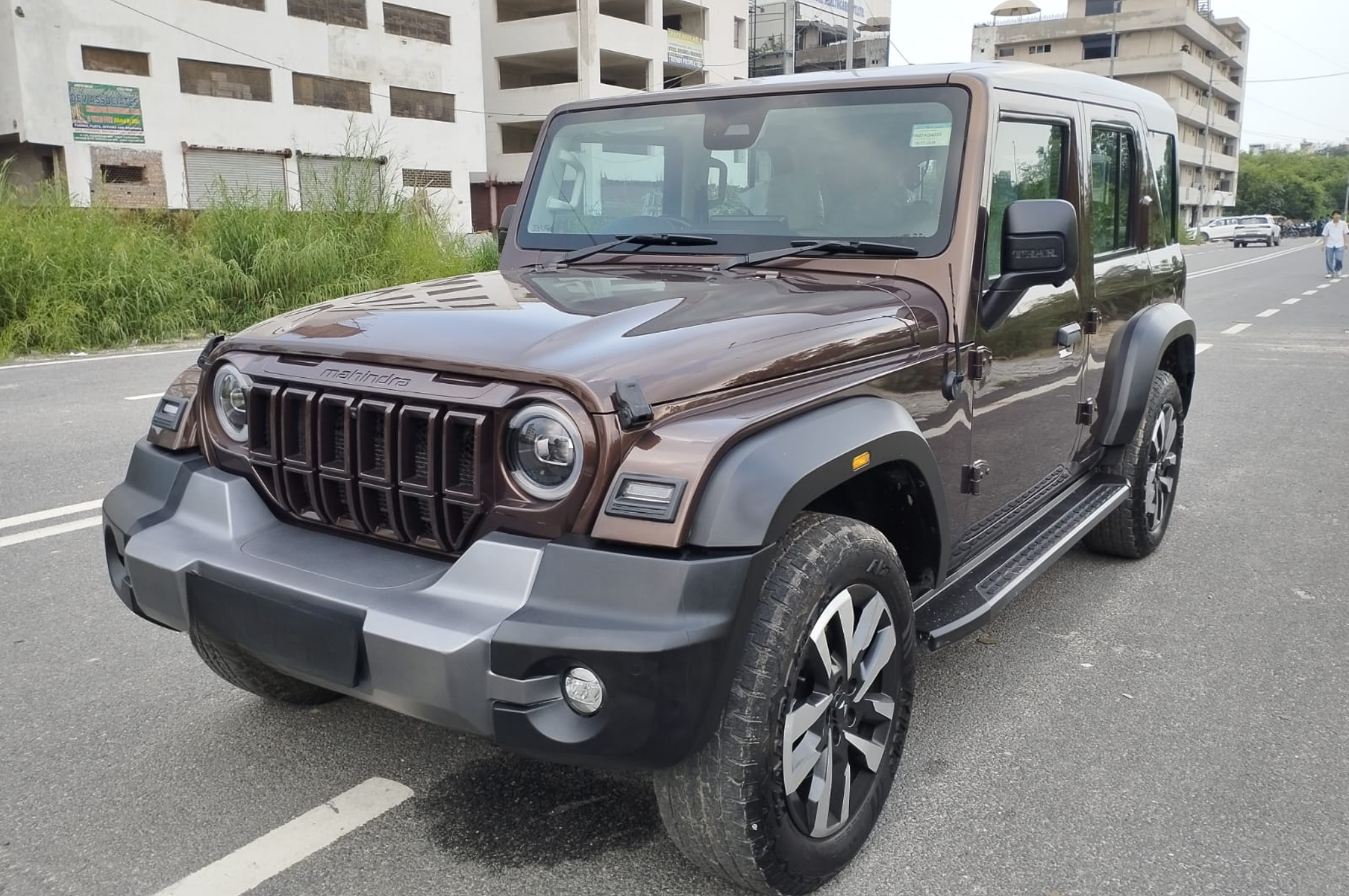 2 Mahindra Thar Roxx AX7 L 4x4 Automatic – 2024 - Image 1